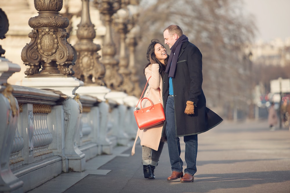 Shooting photo couple extérieur Paris