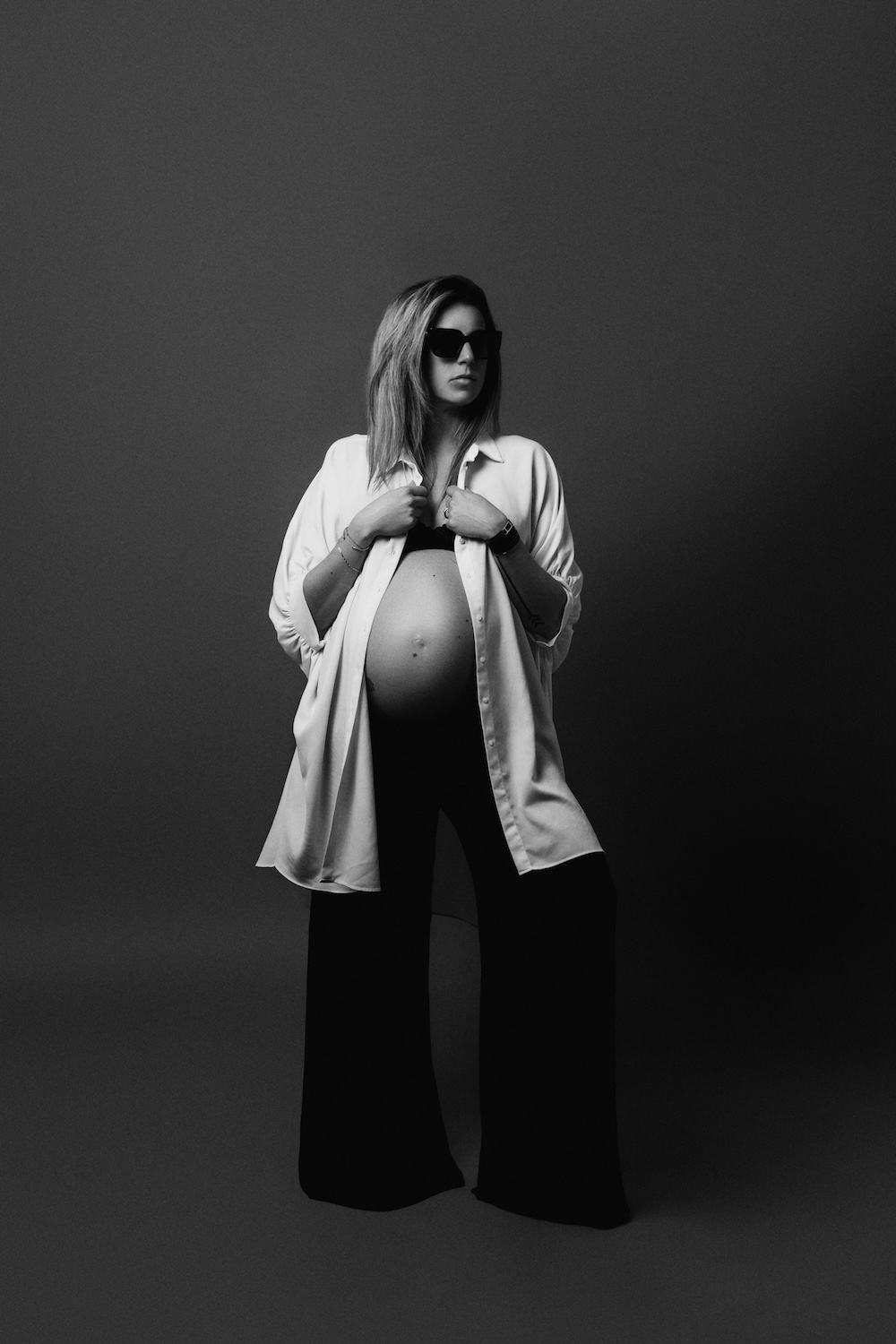 photographe-femme-enceinte-grossesse-maternité-studio-photo-style-mode-fashion-retouche -proFQ3A8113 grain